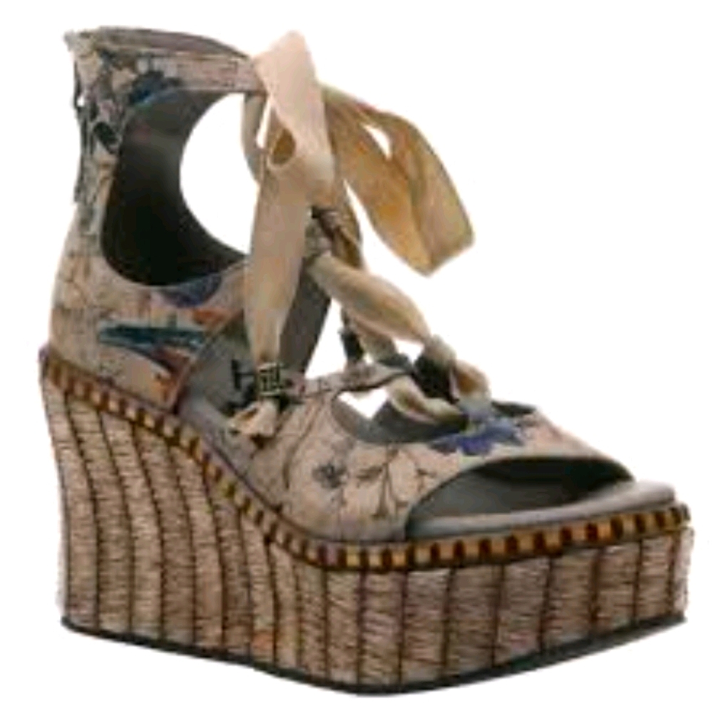 NWOT OTBT Kentucky Beige Floral Wedge